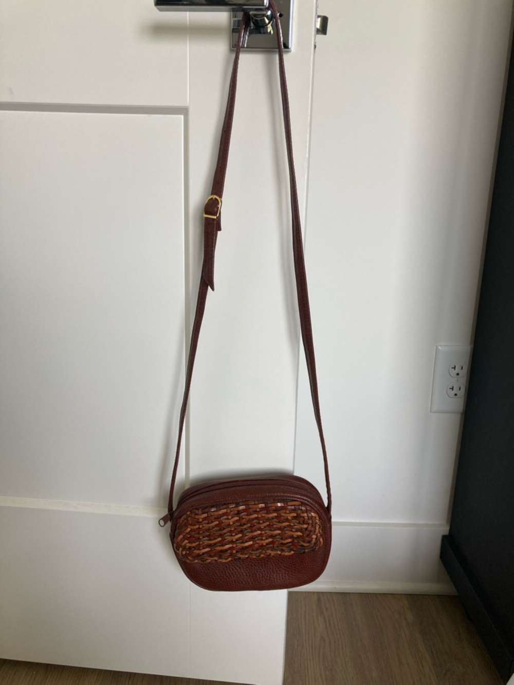 Woven Brown Leather vintage Crossbody Bag - Picture 3 of 6